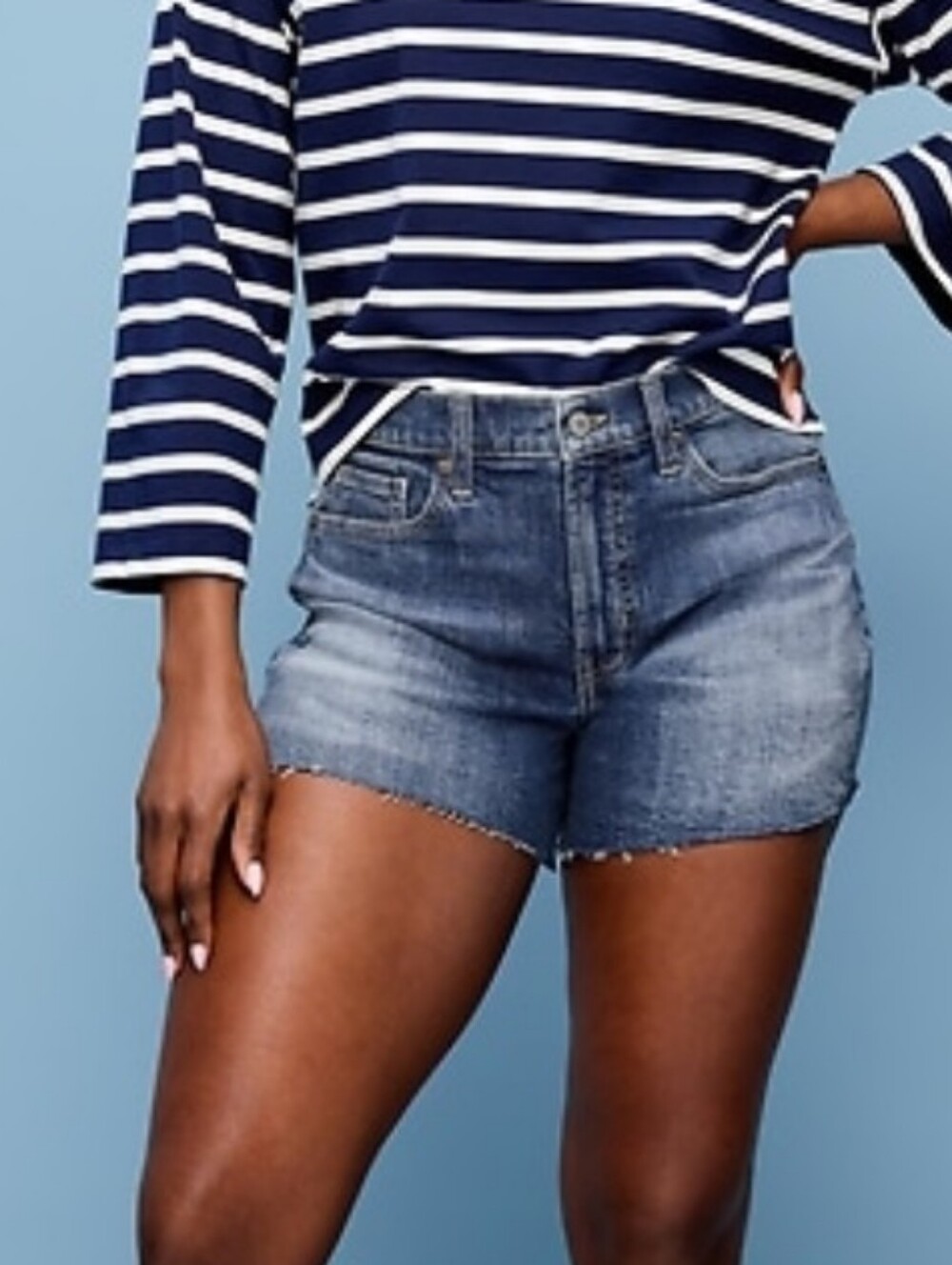 NWT Old Navy Curvy High-Waisted 4 Inch Everyday Cut Off Shorts - Size 8 Too Blue